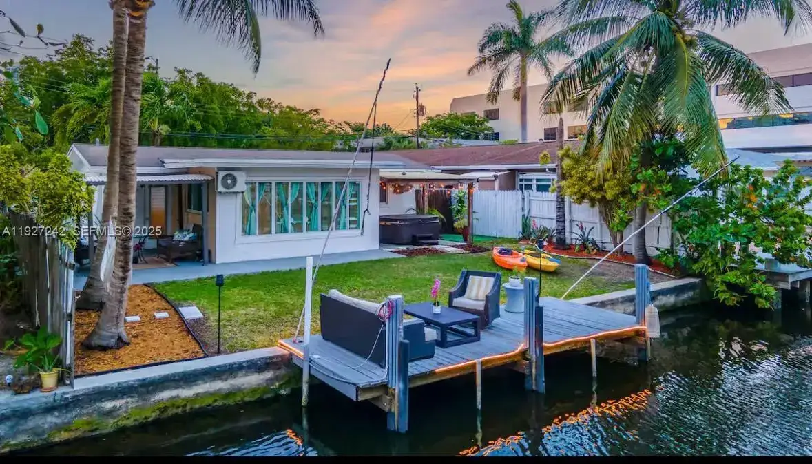 4 bedroom 3 bath Residential Lease for rent at 420 SE 9th Ct # 2, Fort Lauderdale FL 33316