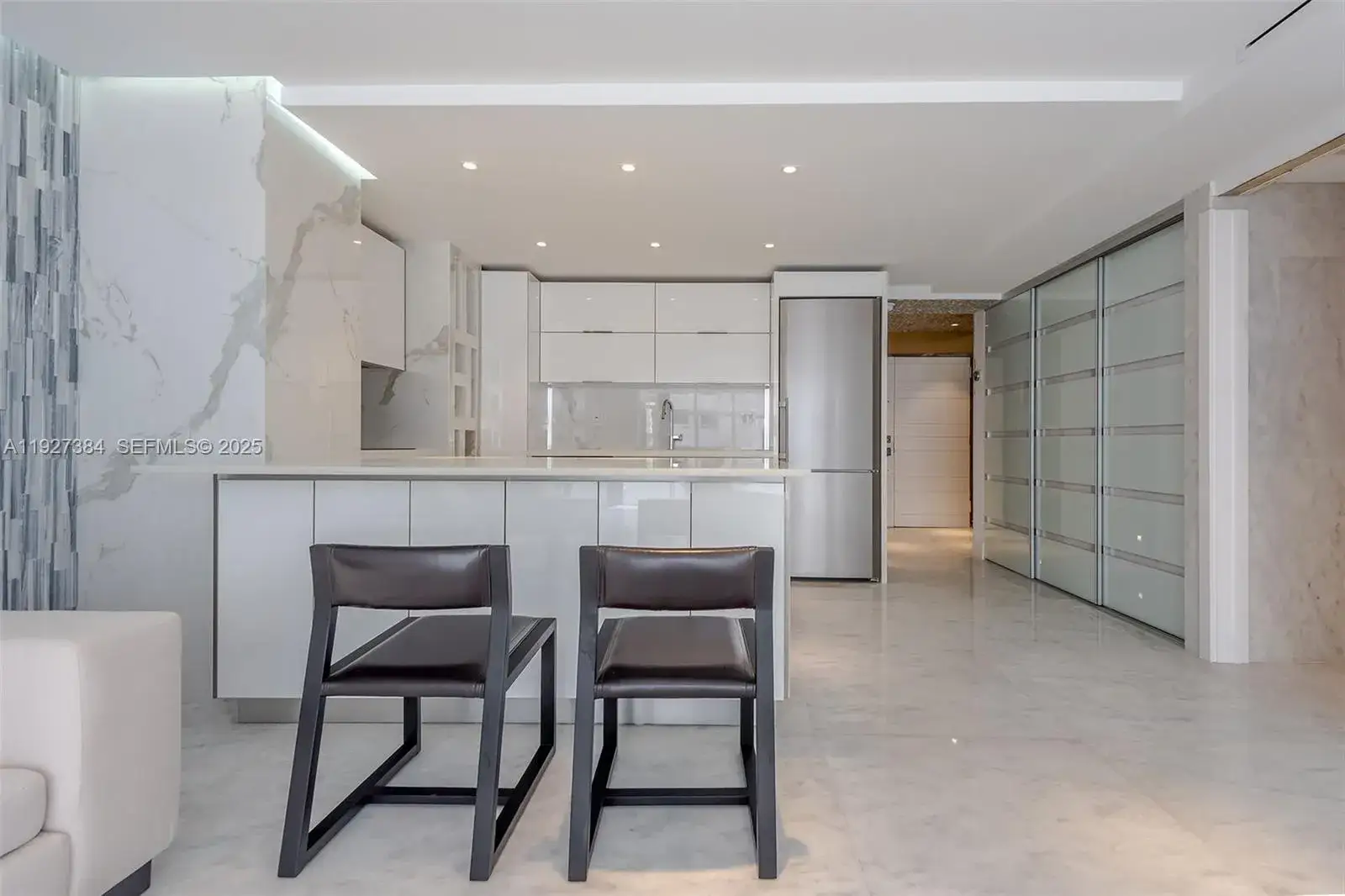 1 bedroom 2 bath Residential Lease for rent at 6423 Collins Ave # 304, Miami Beach FL 33141