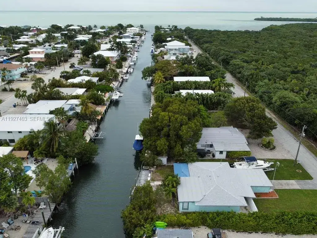 3 bedroom 1 bath Residential for sale at 1403 Grouper Dr, Marathon FL 33050
