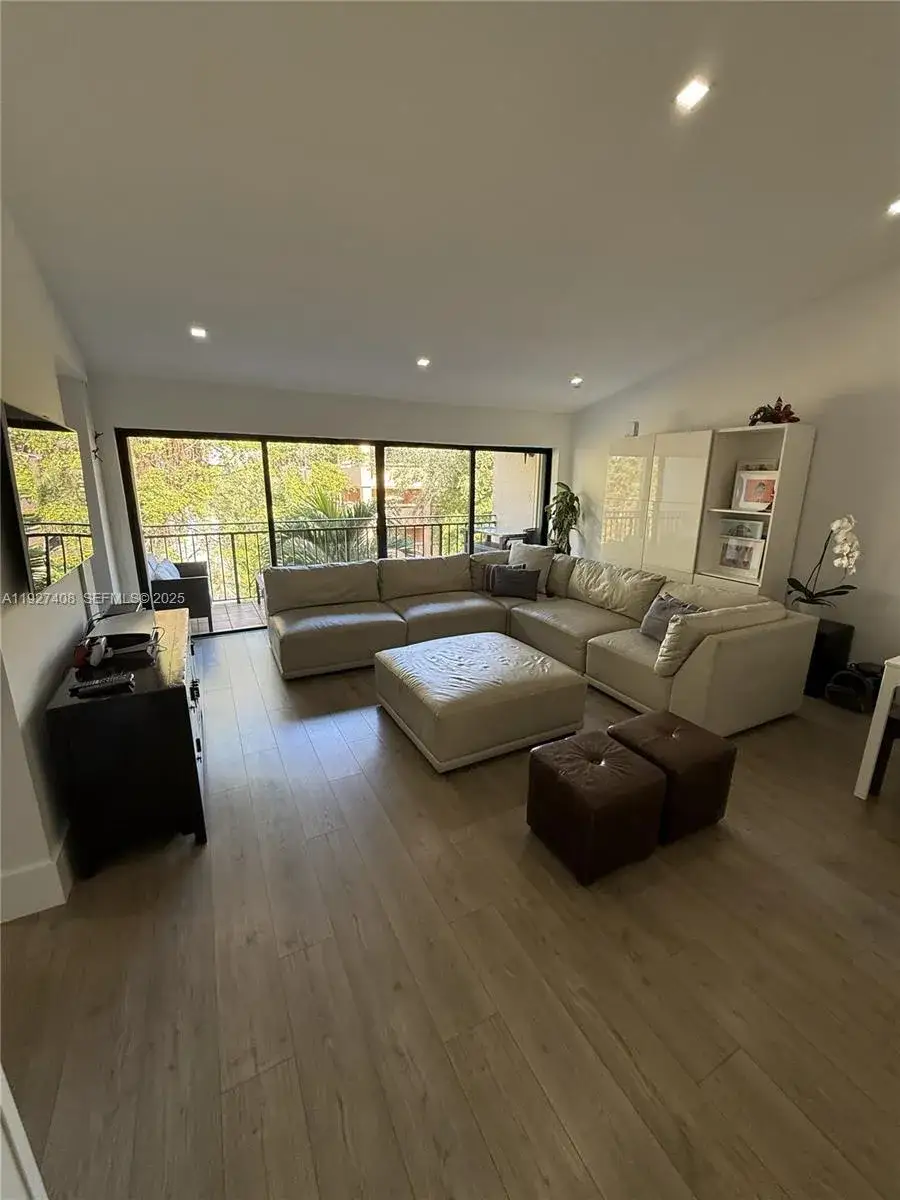 2 bedroom 2 bath Residential for sale at 9001 SW 94th St # 208, Miami FL 33176