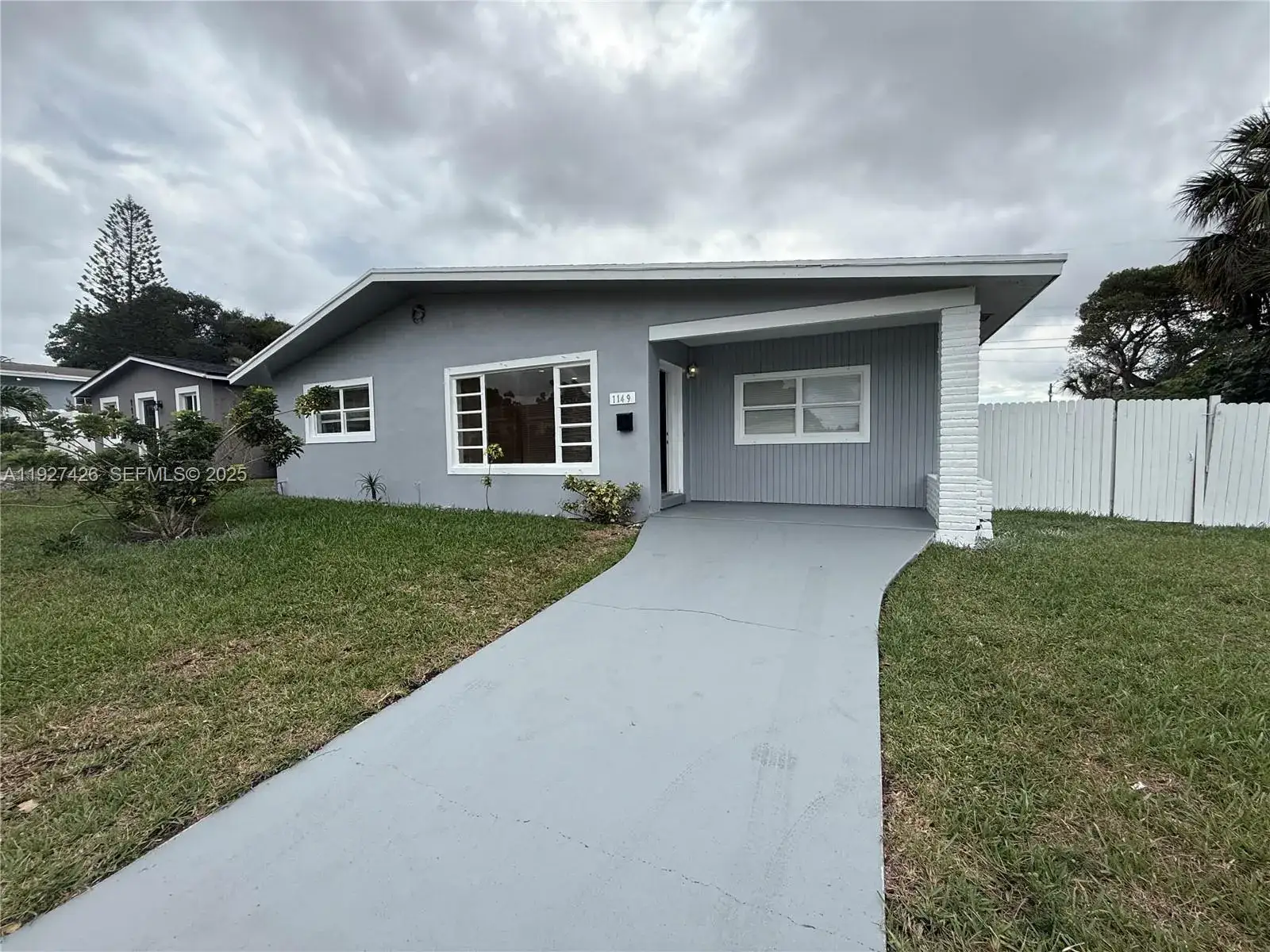 4 bedroom 2 bath Residential Lease for rent at 1149 W 26th St, Riviera Beach FL 33404