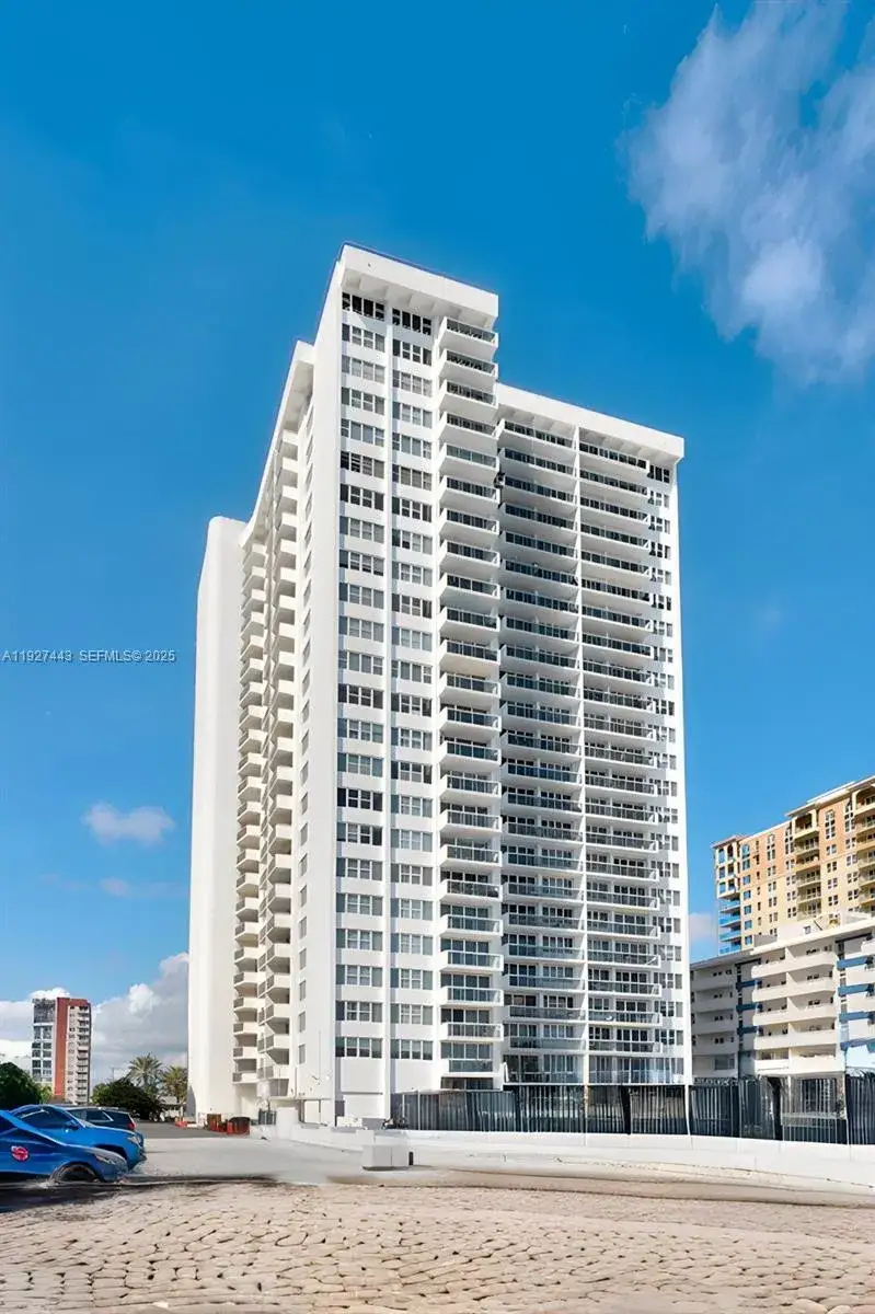 2 bedroom 2 bath Residential Lease for rent at 3140 S Ocean Dr # 511, Hallandale Beach FL 33009