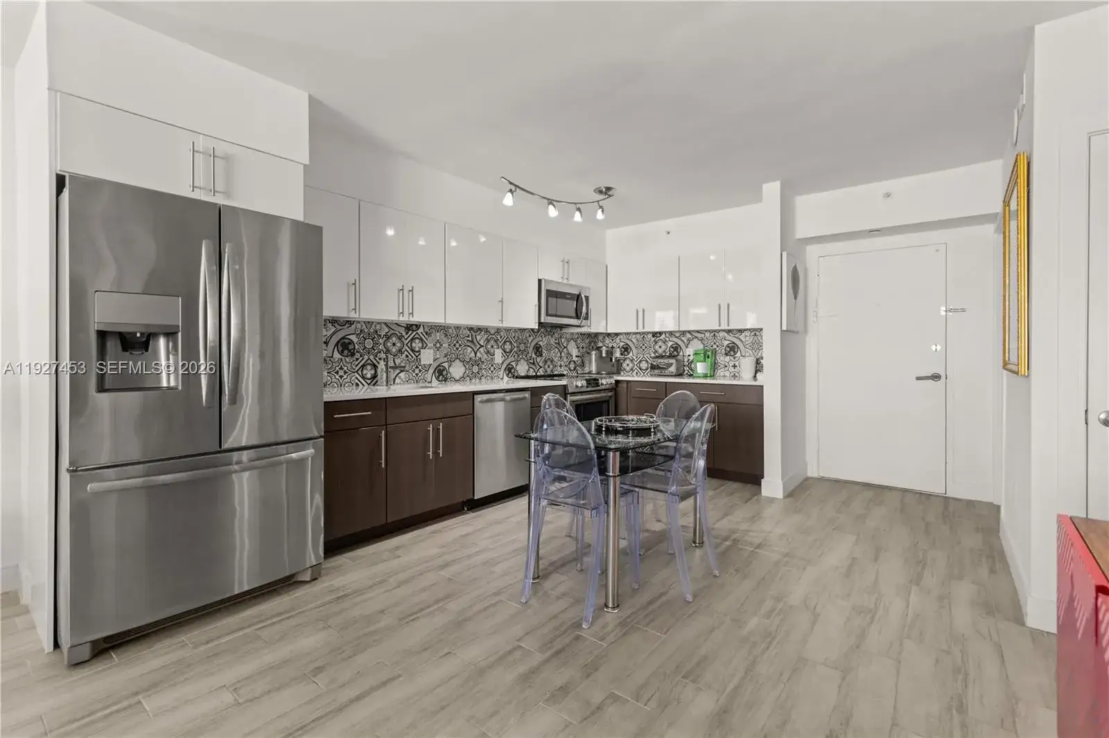 1 bedroom 1 bath Residential for sale at 100 Lincoln Rd # 643, Miami Beach FL 33139