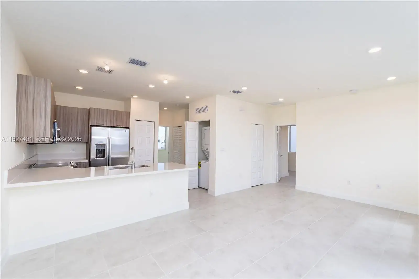 3 bedroom 2 bath Residential for sale at 6450 NW 102 Path # 303, Doral FL 33178