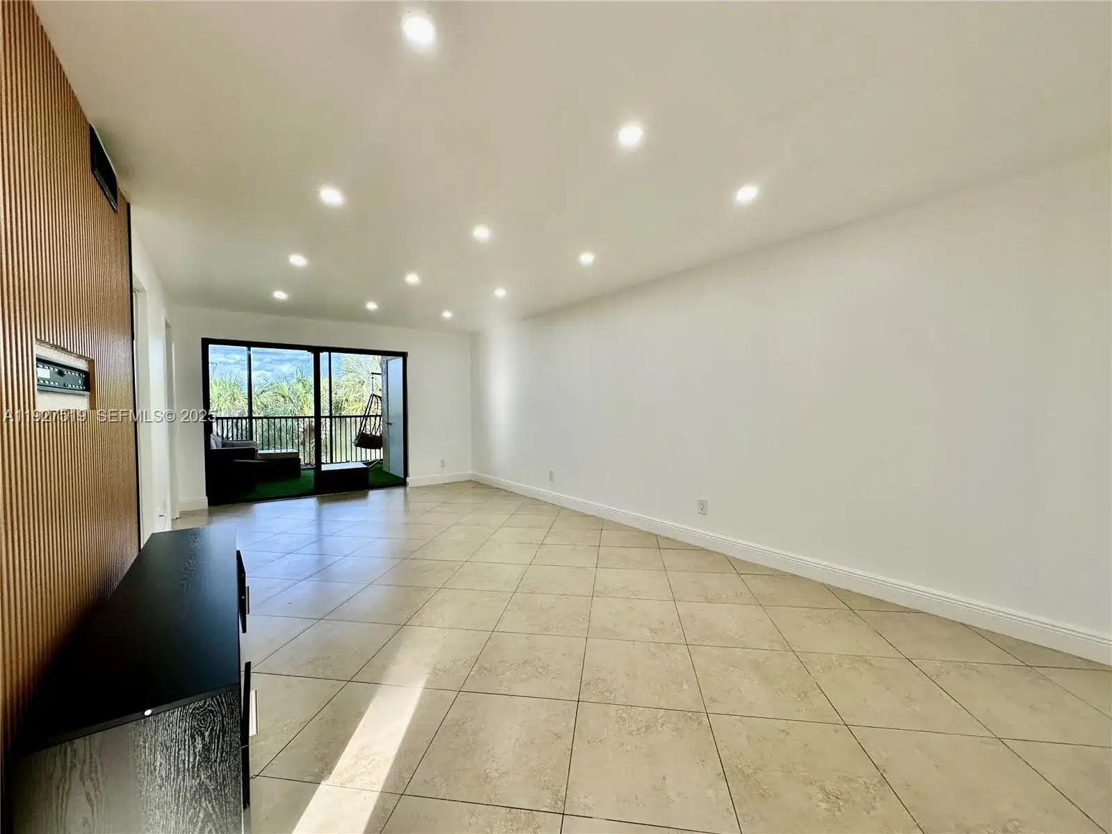 2 bedroom 2 bath Residential Lease for rent at 3470 Foxcroft Rd # 308, Miramar FL 33025