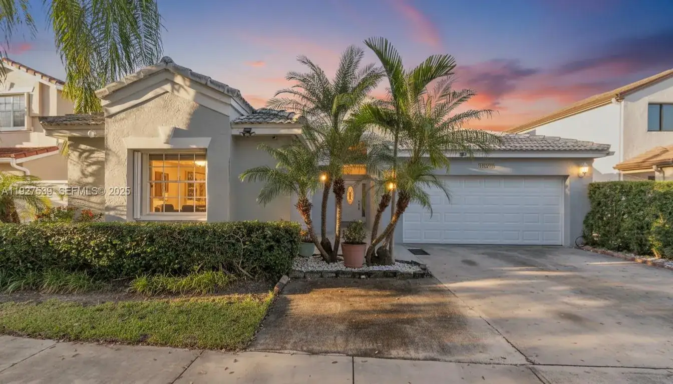 4 bedroom 2 bath Residential for sale at 15529 SW 99th Ter, Miami FL 33196