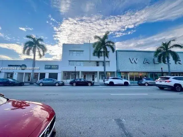 2 bedroom 1 bath Residential Lease for rent at 7326 Collins Ave # 304, Miami Beach FL 33141