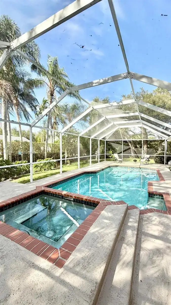 3 bedroom 2 bath Residential for sale at 18100 SW 87th Ct, Palmetto Bay FL 33157