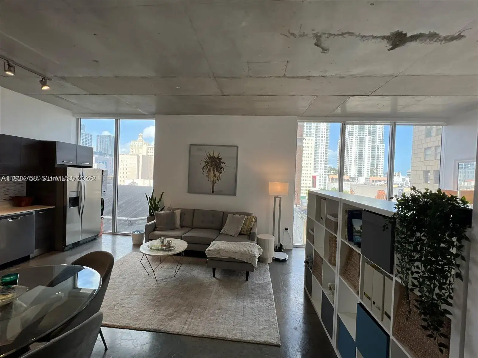 2 bedroom 1 bath Residential Lease for rent at 151 SE 1st St # 702, Miami FL 33131