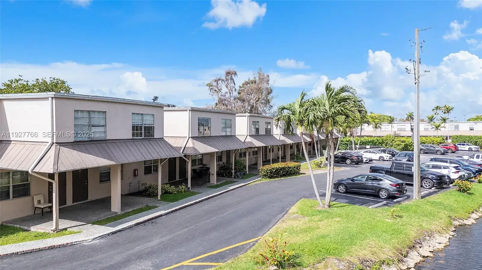 2 bedroom 1 bath Residential Lease for rent at 4100 NW 16th Ave # 2, Oakland Park FL 33309