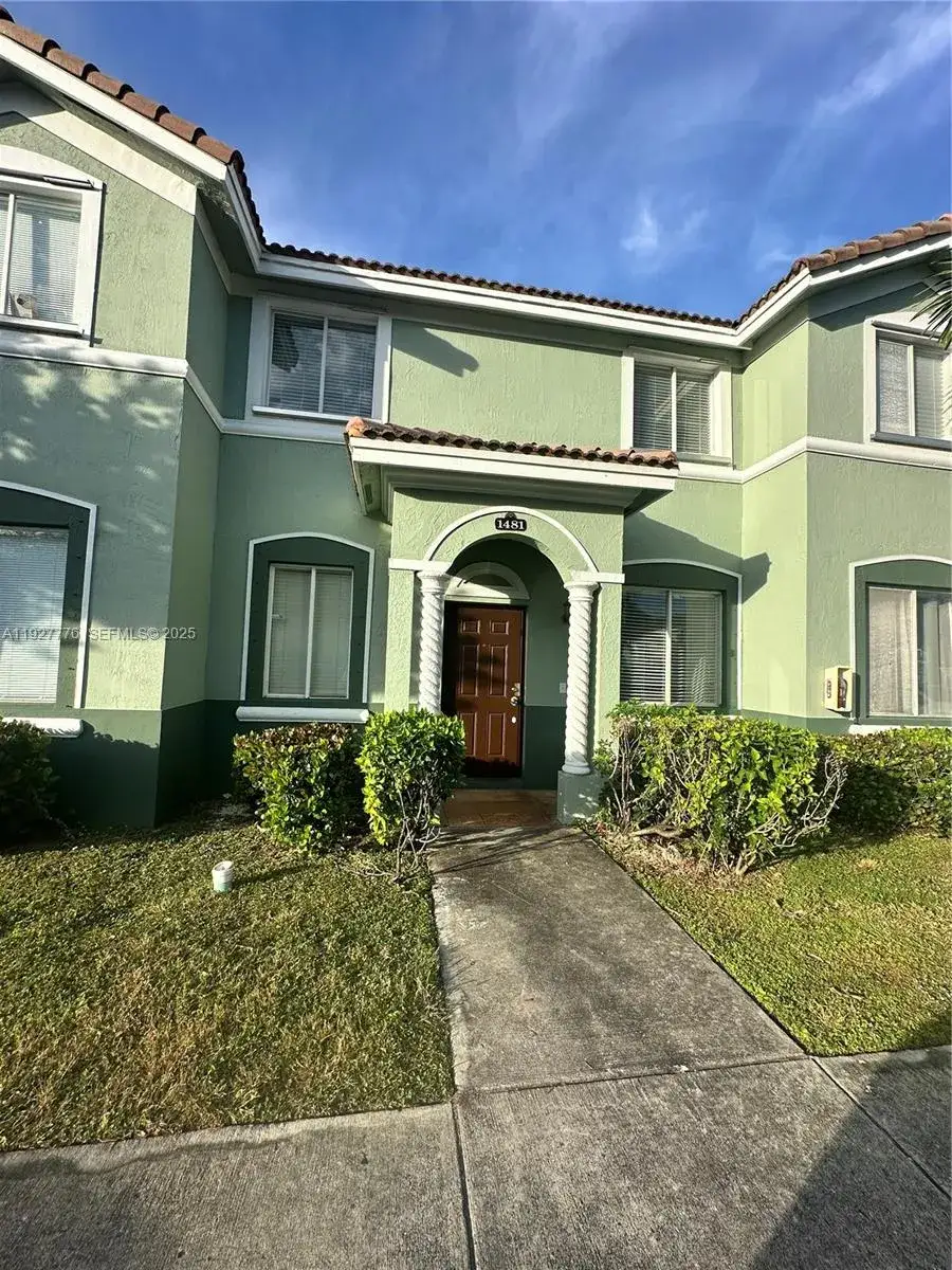 3 bedroom 3 bath Residential Lease for rent at 1481 SE 24th Ct # 243, Homestead FL 33035