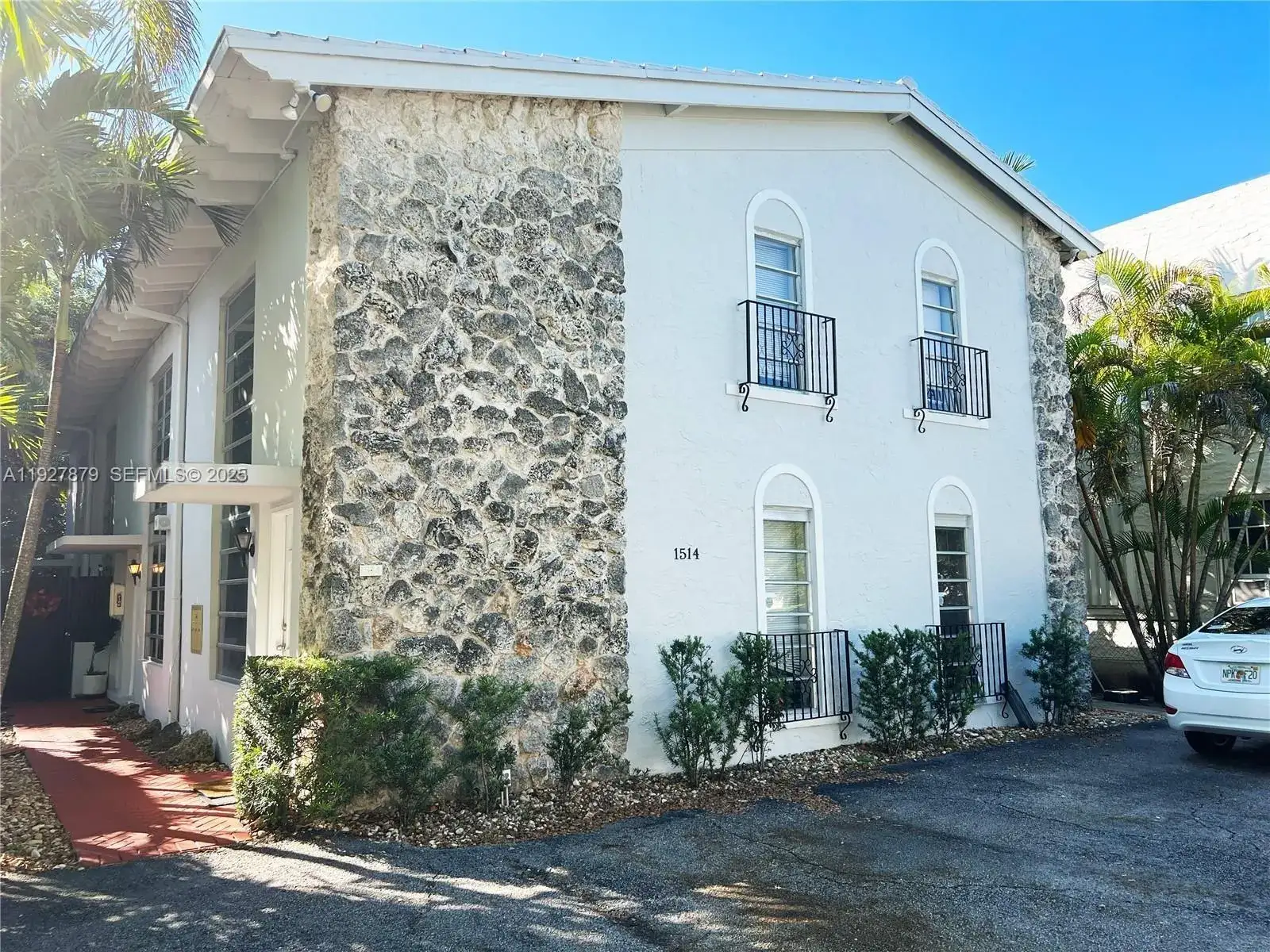 1 bedroom 1 bath Residential Lease for rent at 1514 Salzedo St # 2, Coral Gables FL 33134