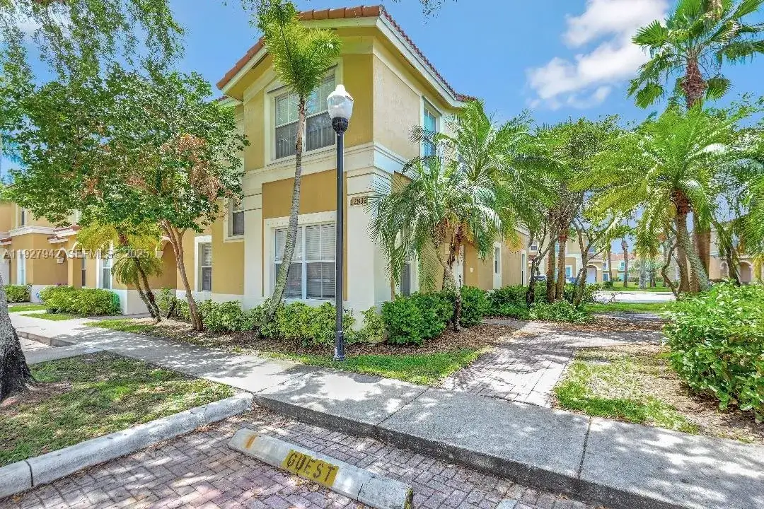 3 bedroom 2 bath Residential Lease for rent at 12832 SW 30th St # 118, Miramar FL 33027