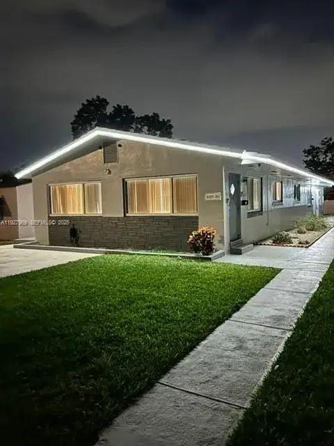 2 bedroom 1 bath Residential Lease for rent at 2325 Taft St # A, Hollywood FL 33020