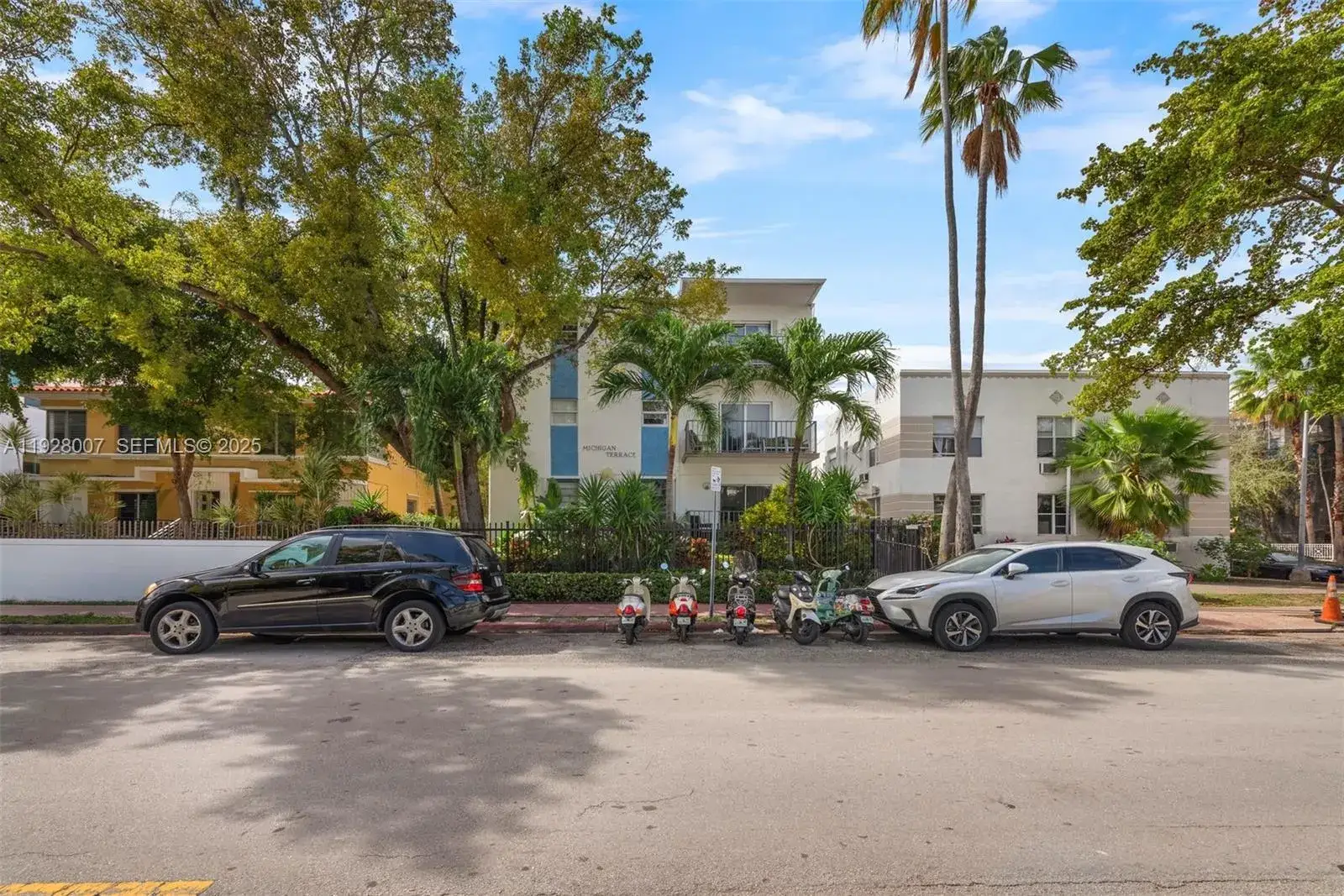1 bedroom 1 bath Residential Lease for rent at 750 Michigan Ave # 303, Miami Beach FL 33139