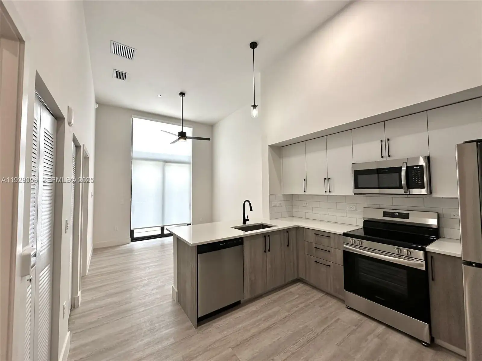 1 bedroom 1 bath Residential Lease for rent at 18412 Homestead Ave # 110, Miami FL 33157