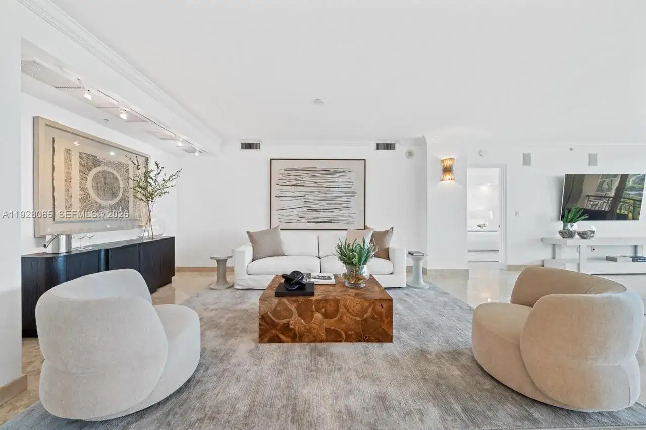 2 bedroom 2 bath Residential for sale at 3400 SW 27th Ave # 1805, Miami FL 33133