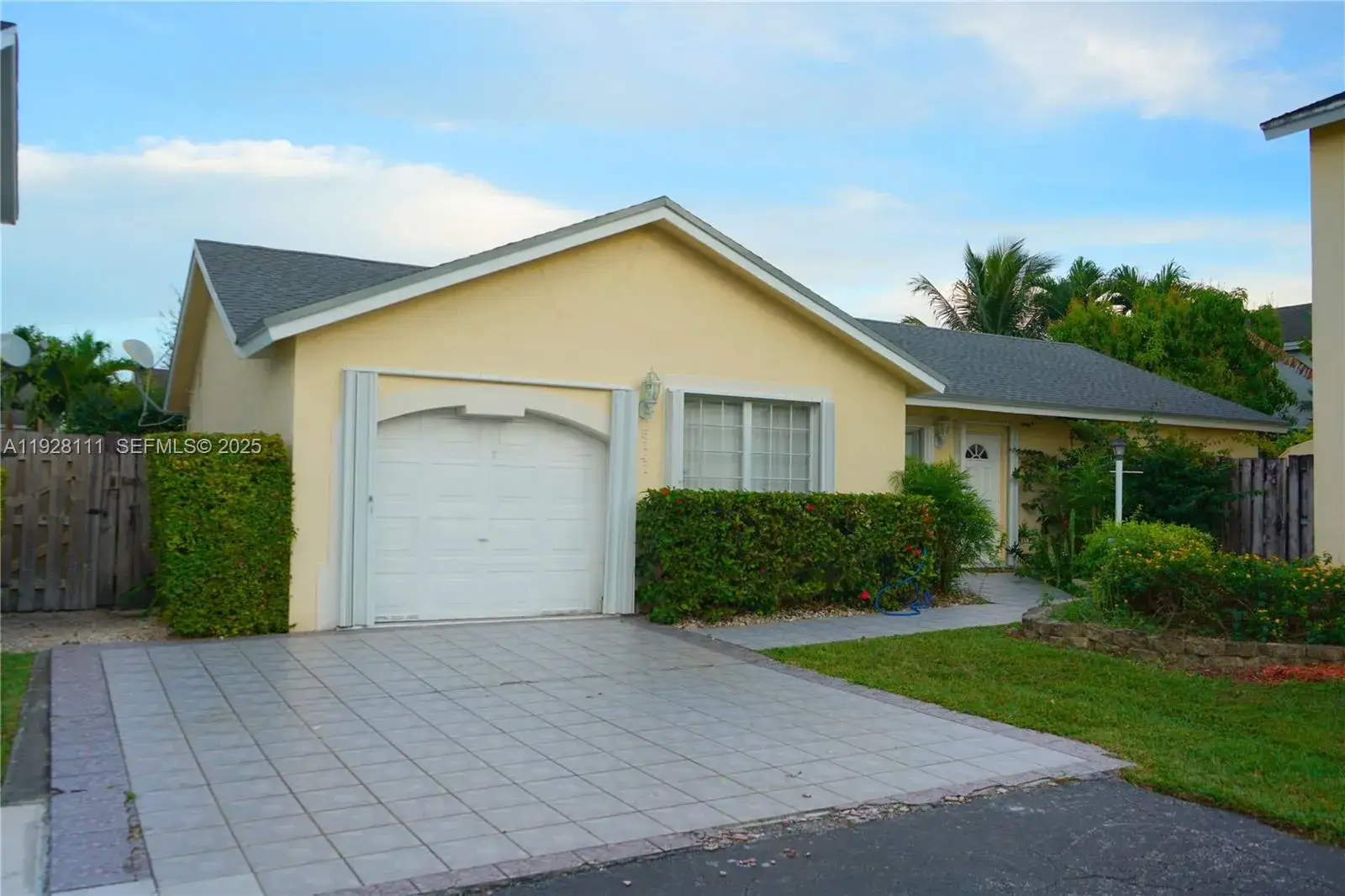 3 bedroom 2 bath Residential Lease for rent at 5141 NW 101st Pl, Doral FL 33178