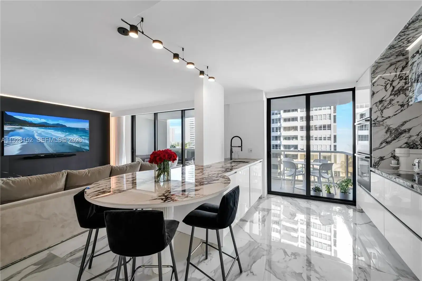 2 bedroom 2 bath Residential for sale at 9 Island Ave # 609, Miami Beach FL 33139