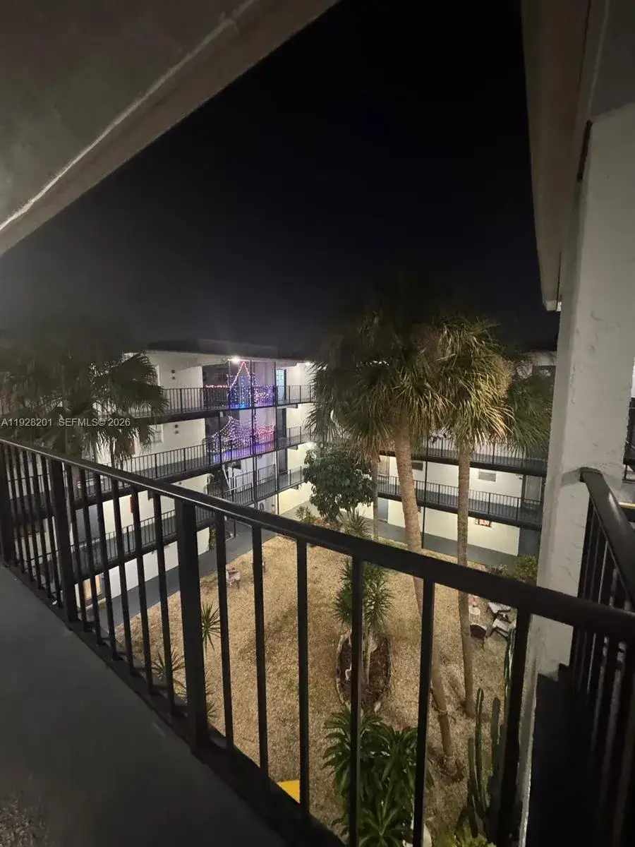 2 bedroom 2 bath Residential for sale at 2800 SOMESET DR # 404, Lauderdale Lakes FL 33311