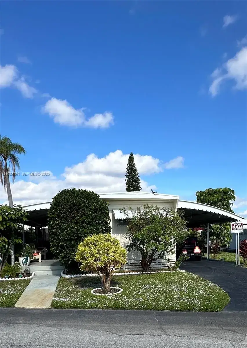 573 NE 47CT, Deerfield Beach FL 33064