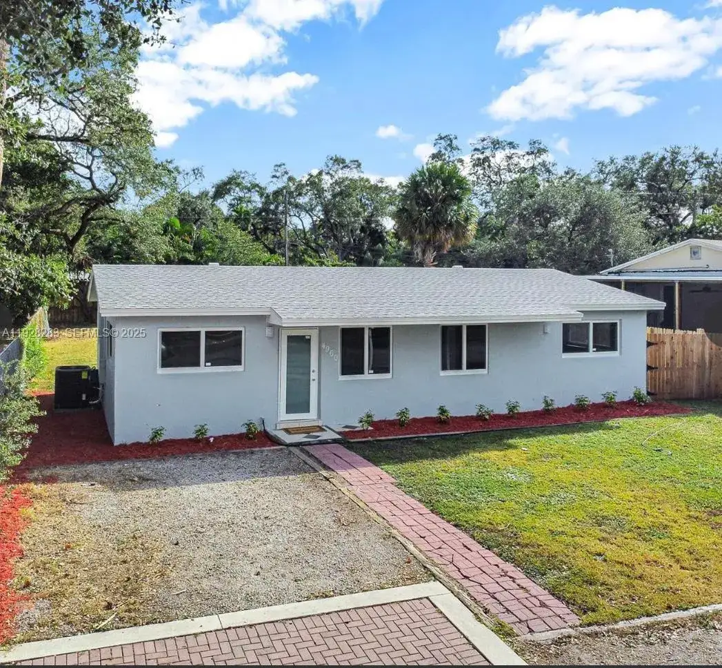 2 bedroom 1 bath Residential Lease for rent at 4960 SW 28th Ter, Dania Beach FL 33312