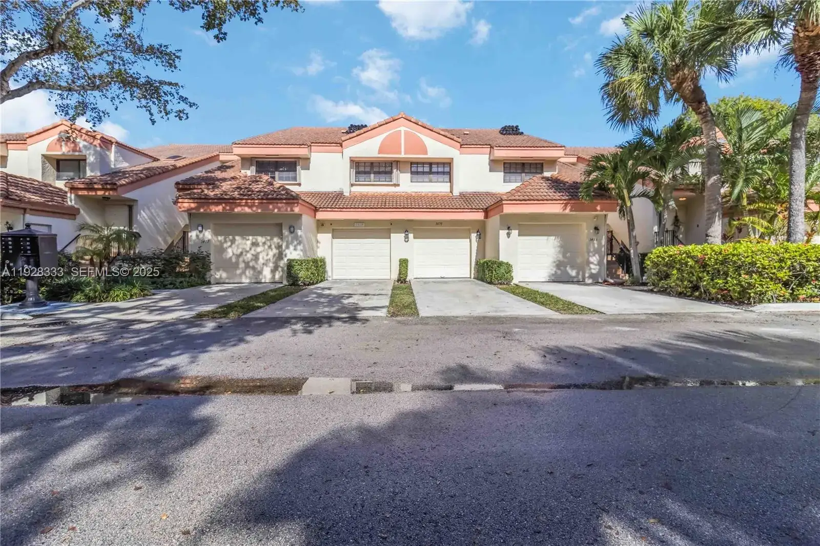 2 bedroom 2 bath Residential Lease for rent at 3475 Emerald Oaks Dr # 1705, Hollywood FL 33021