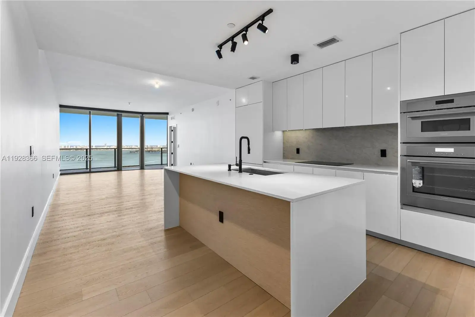 3 bedroom 3 bath Residential for sale at 700 NE 24 St # 2905, Miami FL 33137