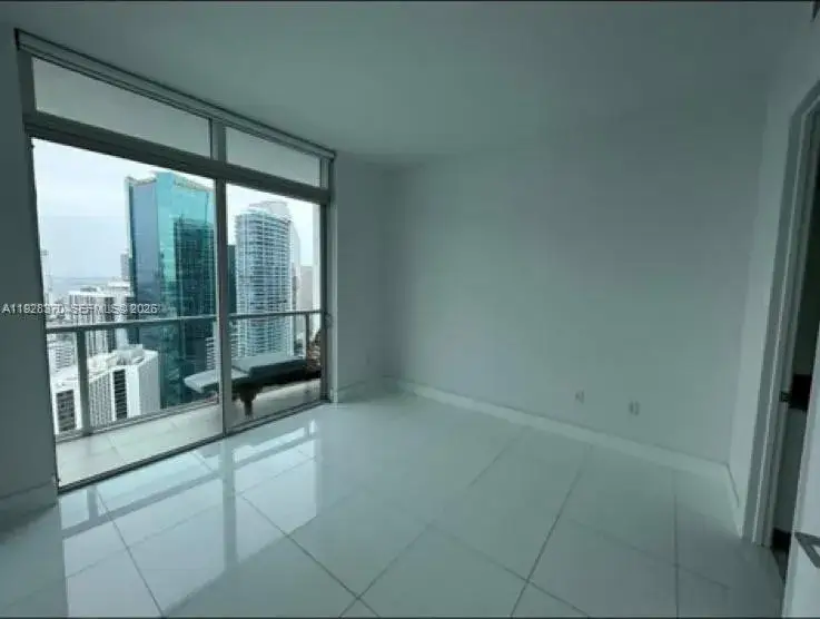 2 bedroom 2 bath Residential Lease for rent at 55 SE 6th St # 4301, Miami FL 33131