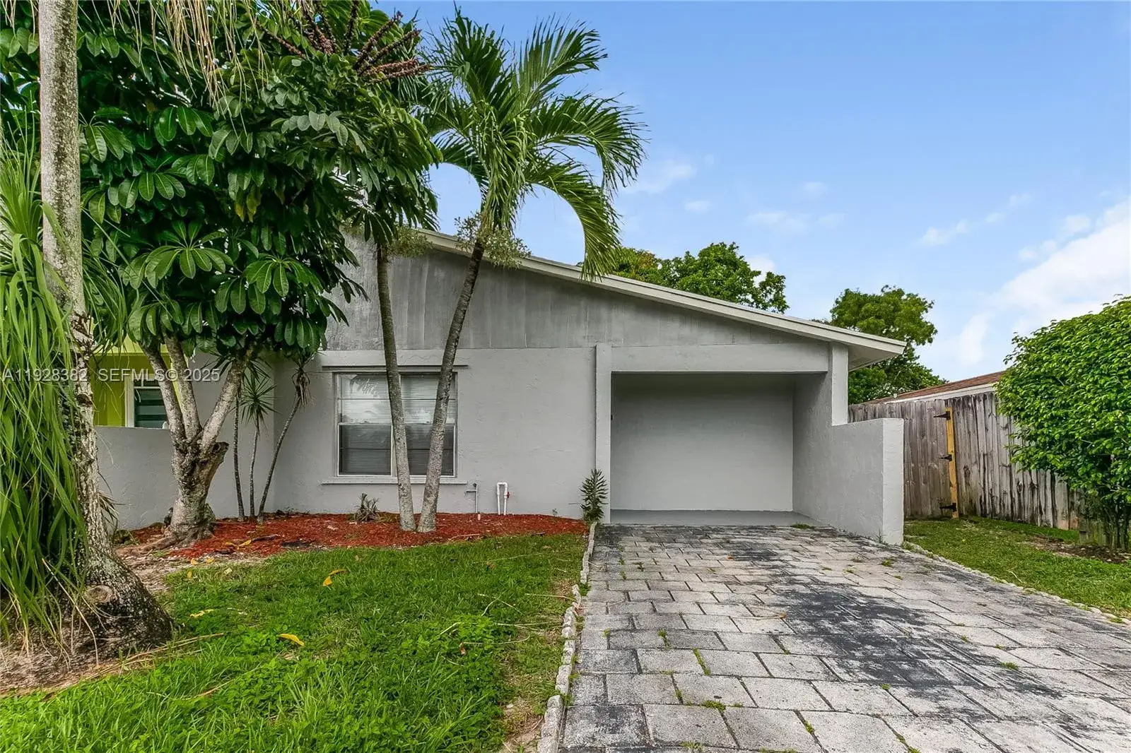 2 bedroom 2 bath Residential Lease for rent at 5940 S Rue Rd, West Palm Beach FL 33415