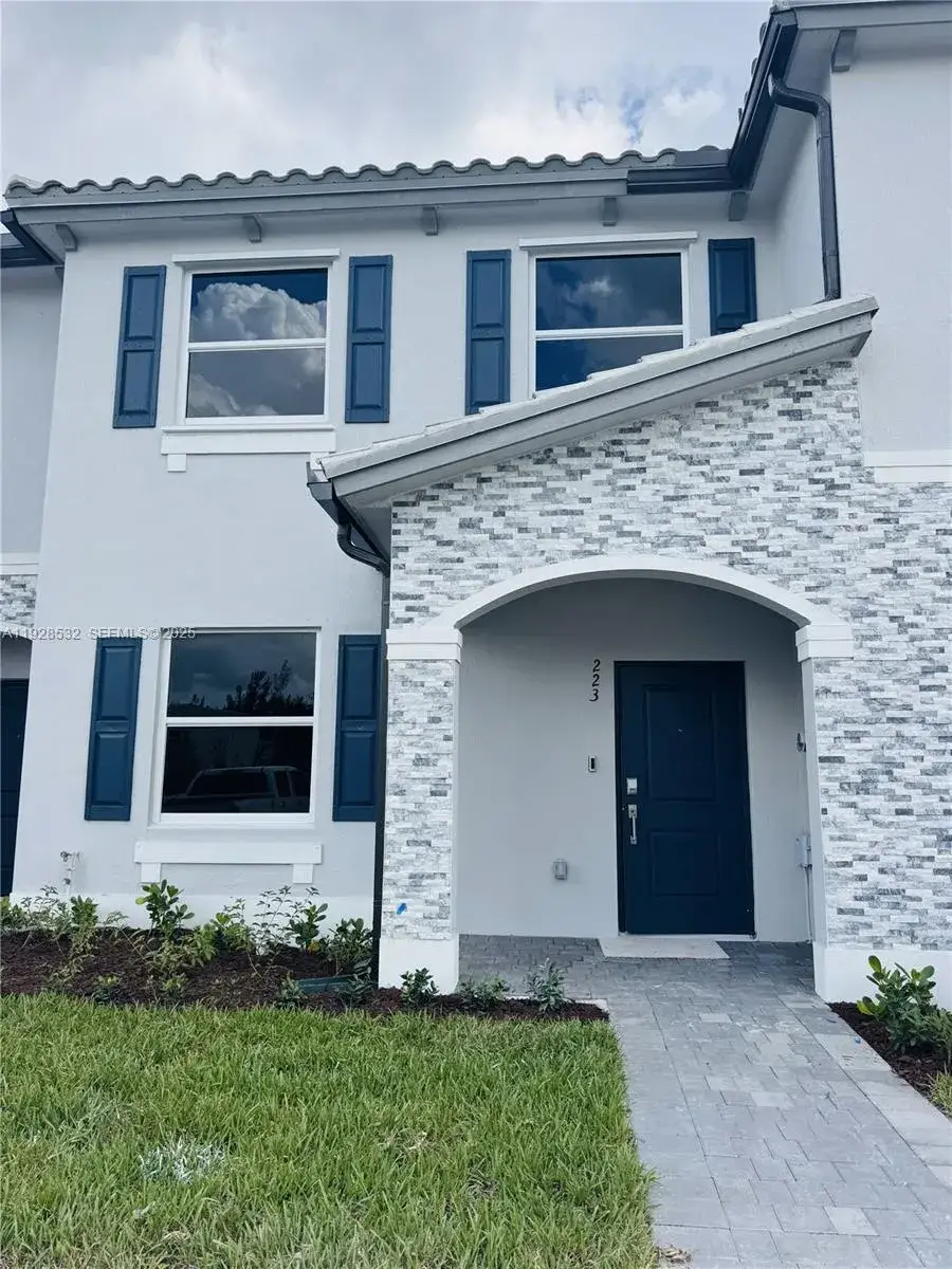 3 bedroom 2 bath Residential Lease for rent at 243 SE 11th Ct # 243, Florida City FL 33034