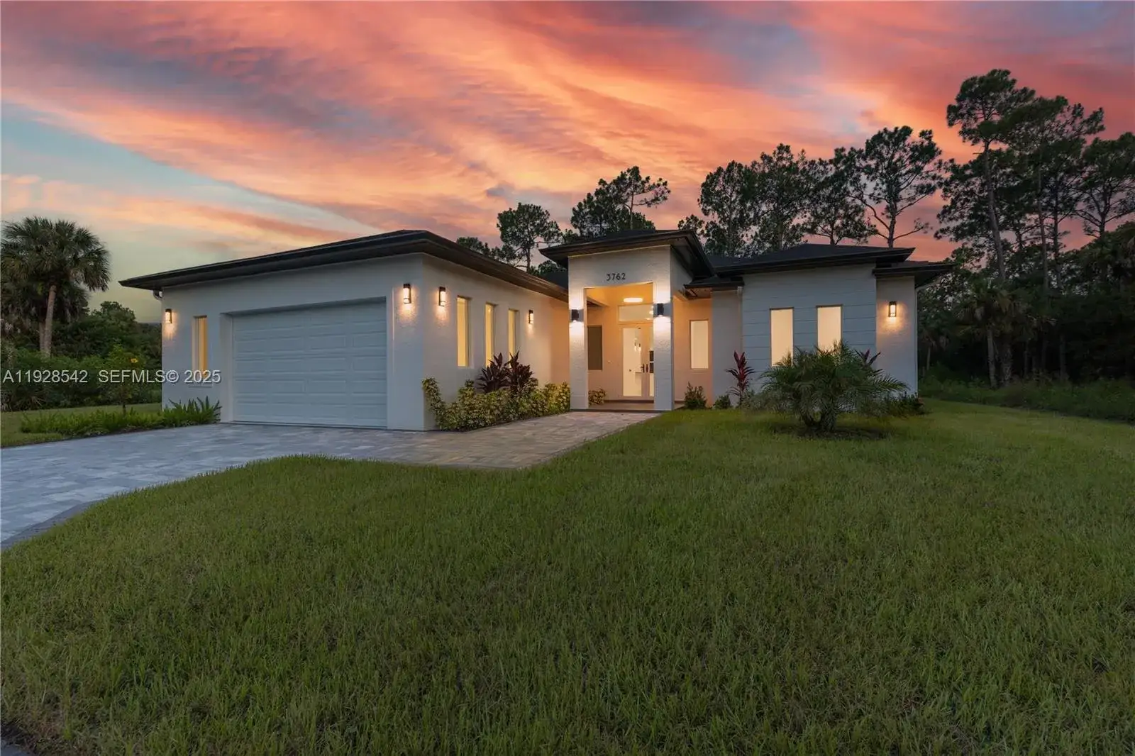 3 bedroom 2 bath Residential for sale at 3762 32nd AVE SE, Naples FL 34117