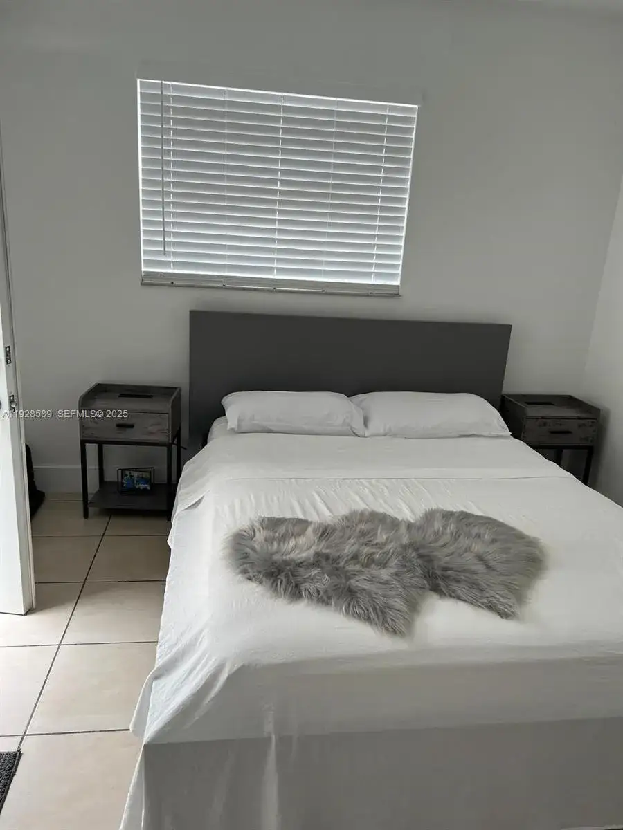 1 bath Residential Lease for rent at 120 NW 10th Ave # 4, Miami FL 33128