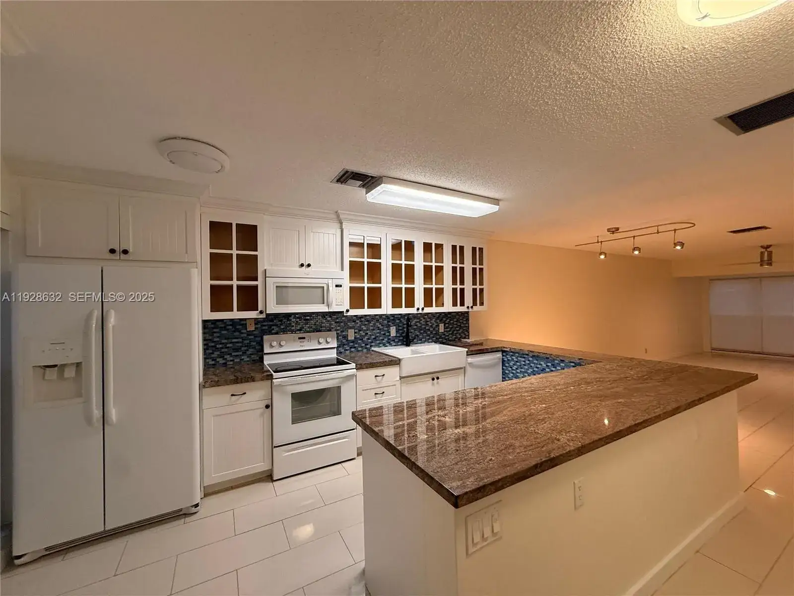 2 bedroom 1 bath Residential Lease for rent at 13741 Flora Pl # B, Delray Beach FL 33484