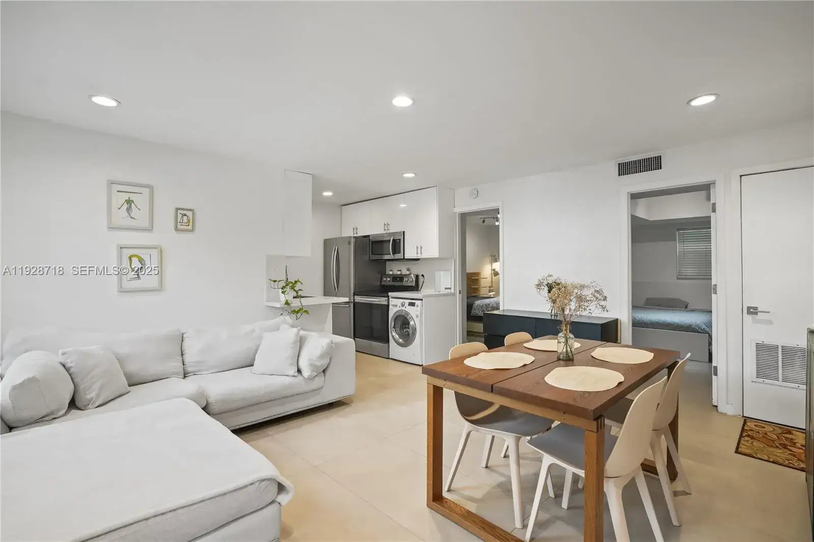 2 bedroom 1 bath Residential for sale at 940 7th St # 940B, Miami Beach FL 33139