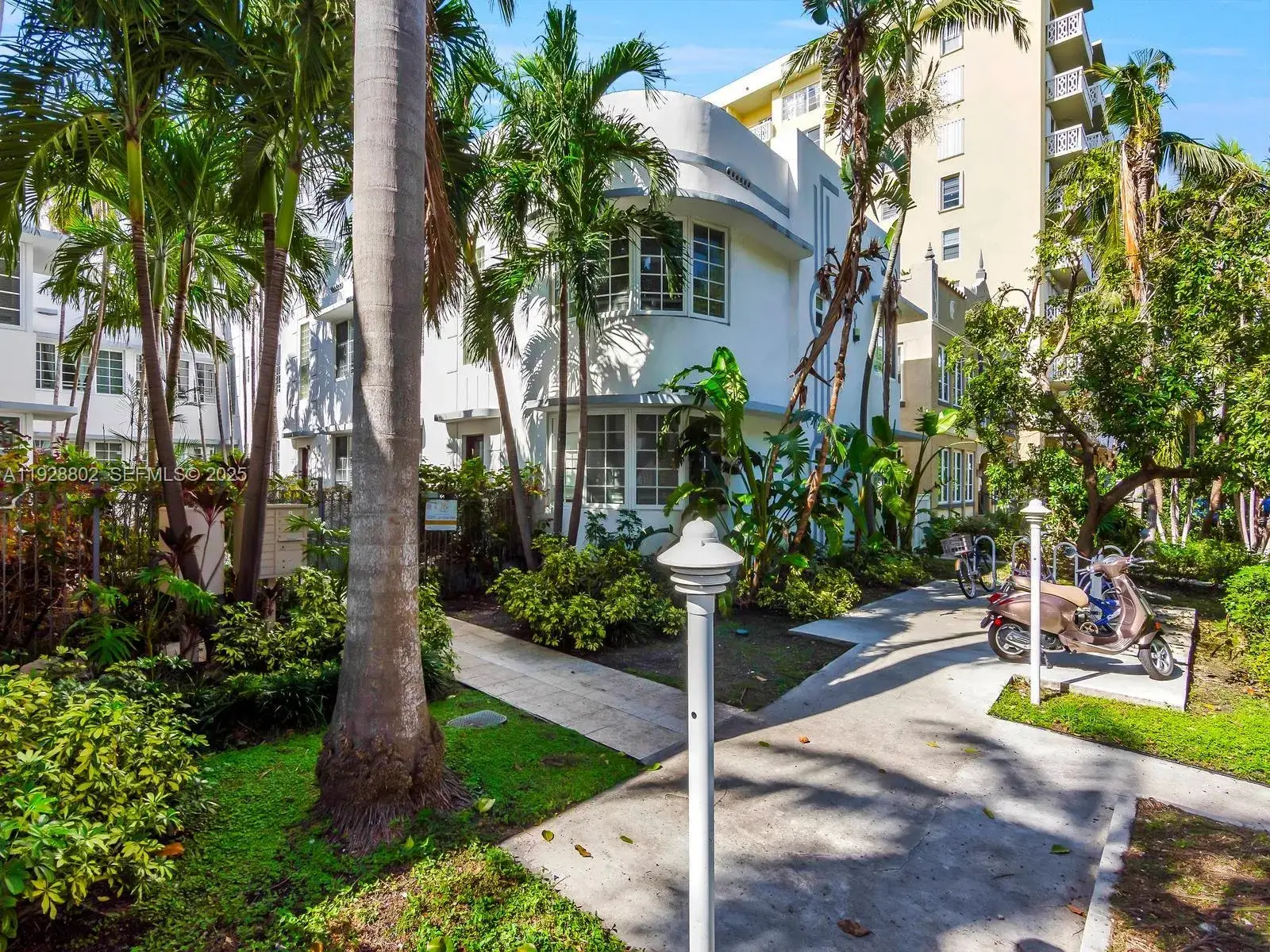 1 bedroom 1 bath Residential for sale at 1000 Meridian Ave # 15, Miami Beach FL 33139