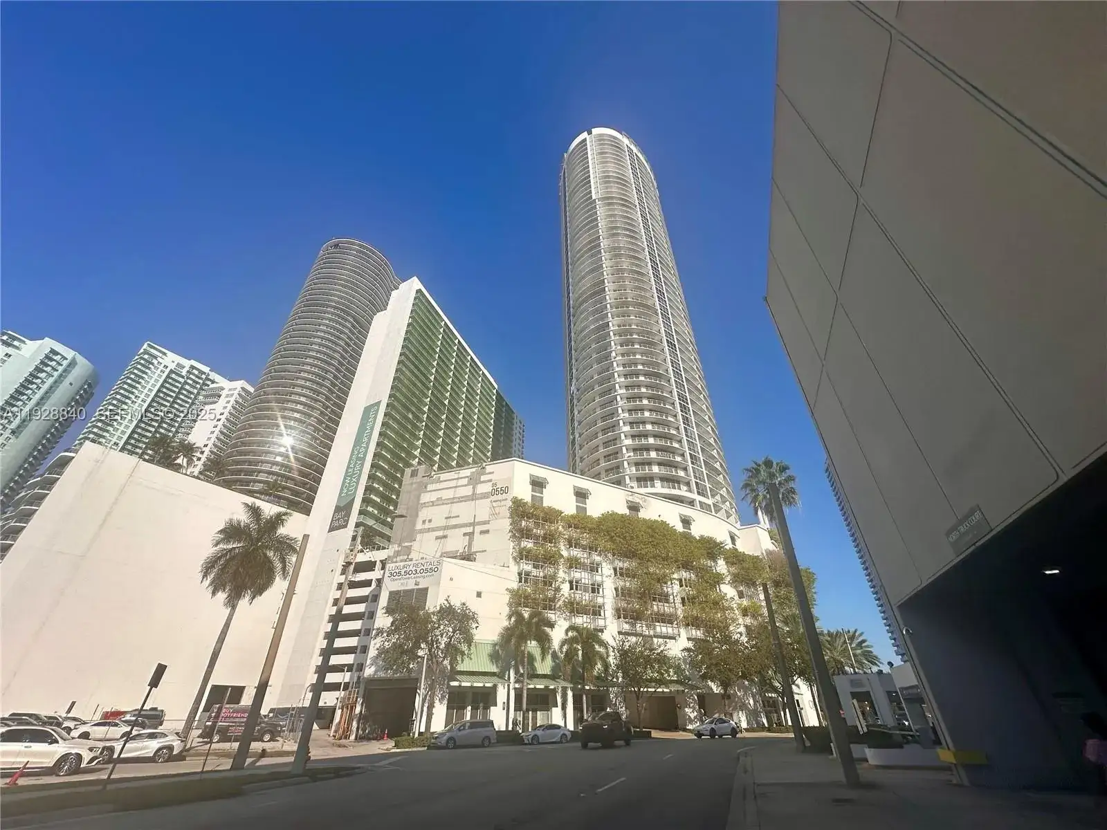 2 bedroom 2 bath Residential Lease for rent at 1750 N Bayshore Dr # 1615, Miami FL 33132