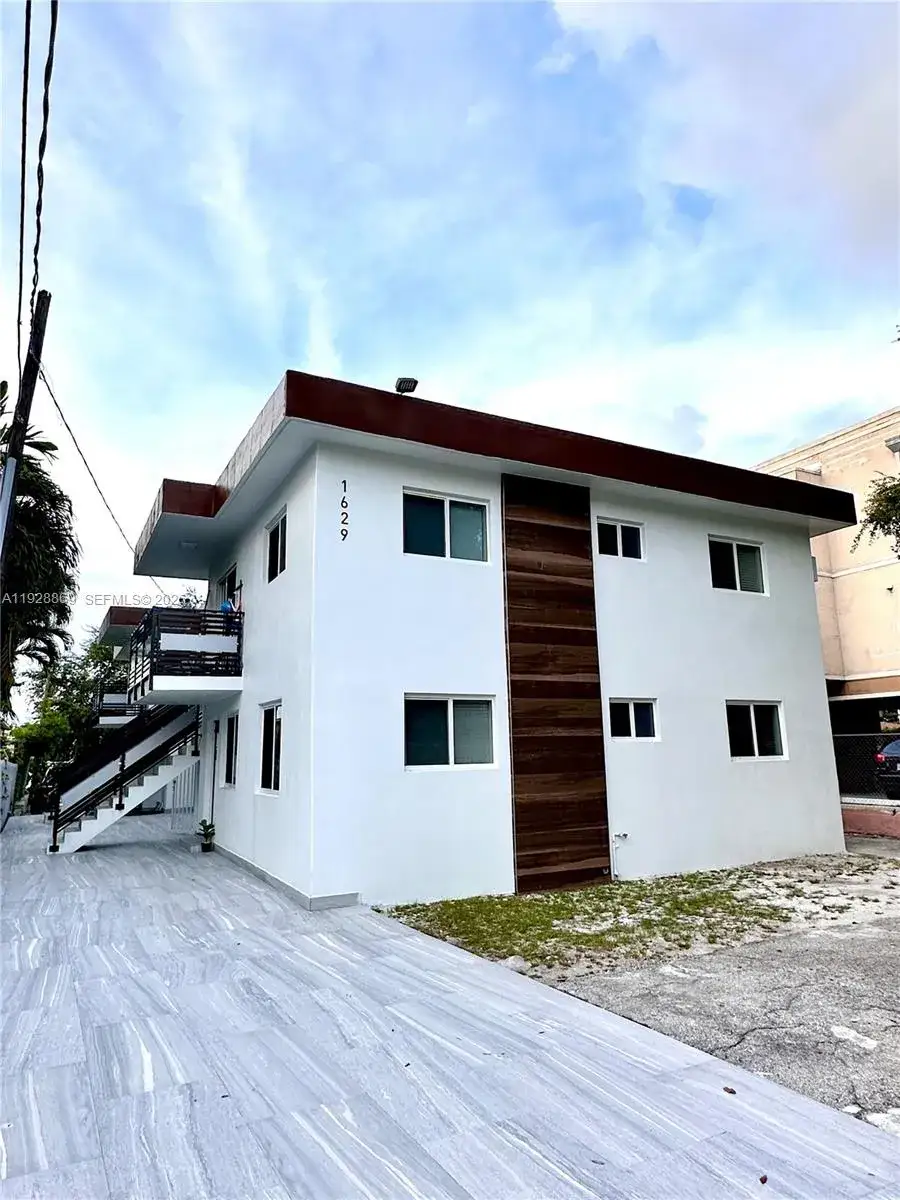 2 bedroom 1 bath Residential Lease for rent at 1629 SW 3rd St # 5, Miami FL 33135