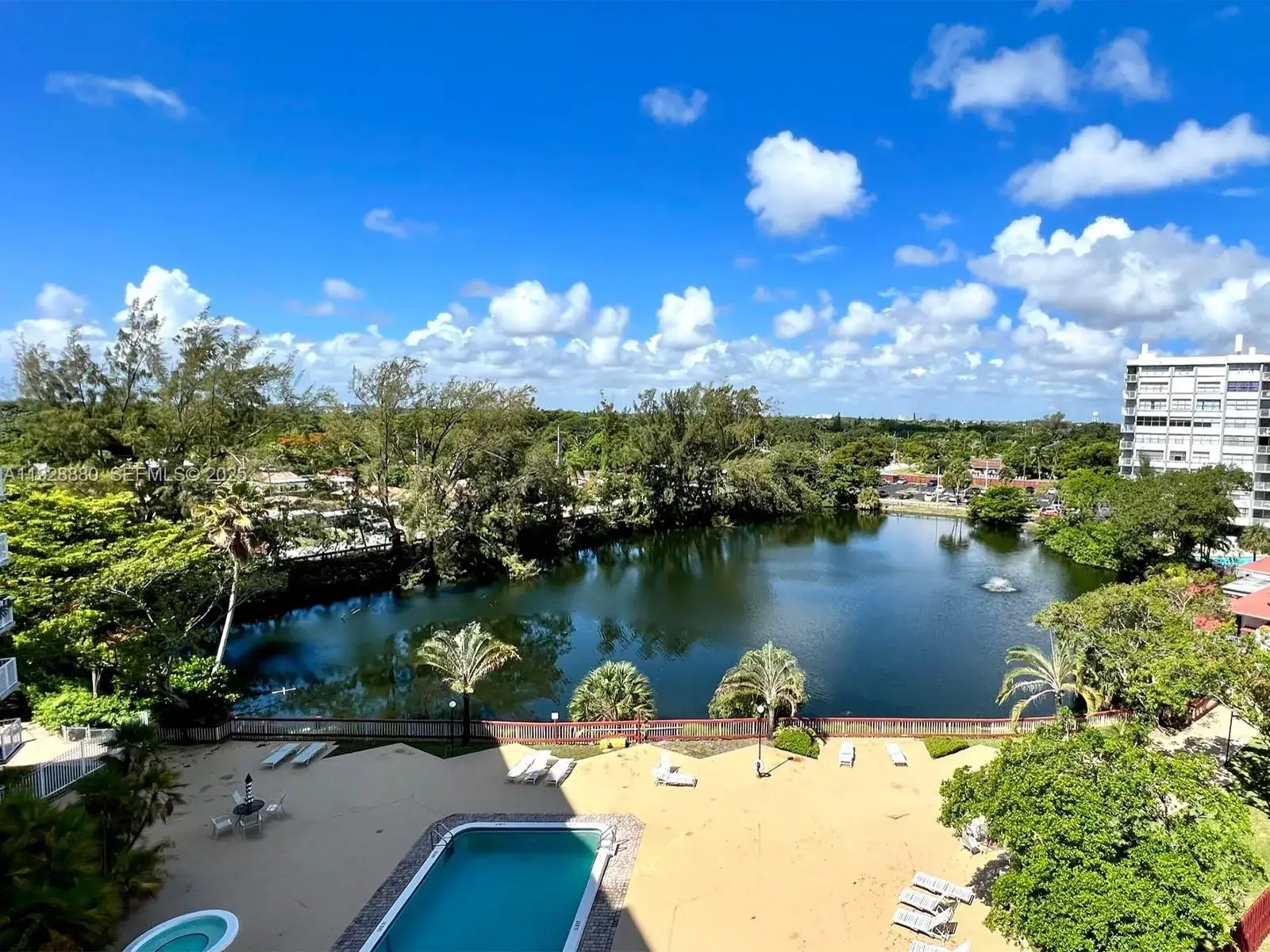 1 bedroom 1 bath Residential Lease for rent at 1300 NE Miami Gardens Dr # 711E, Miami FL 33179