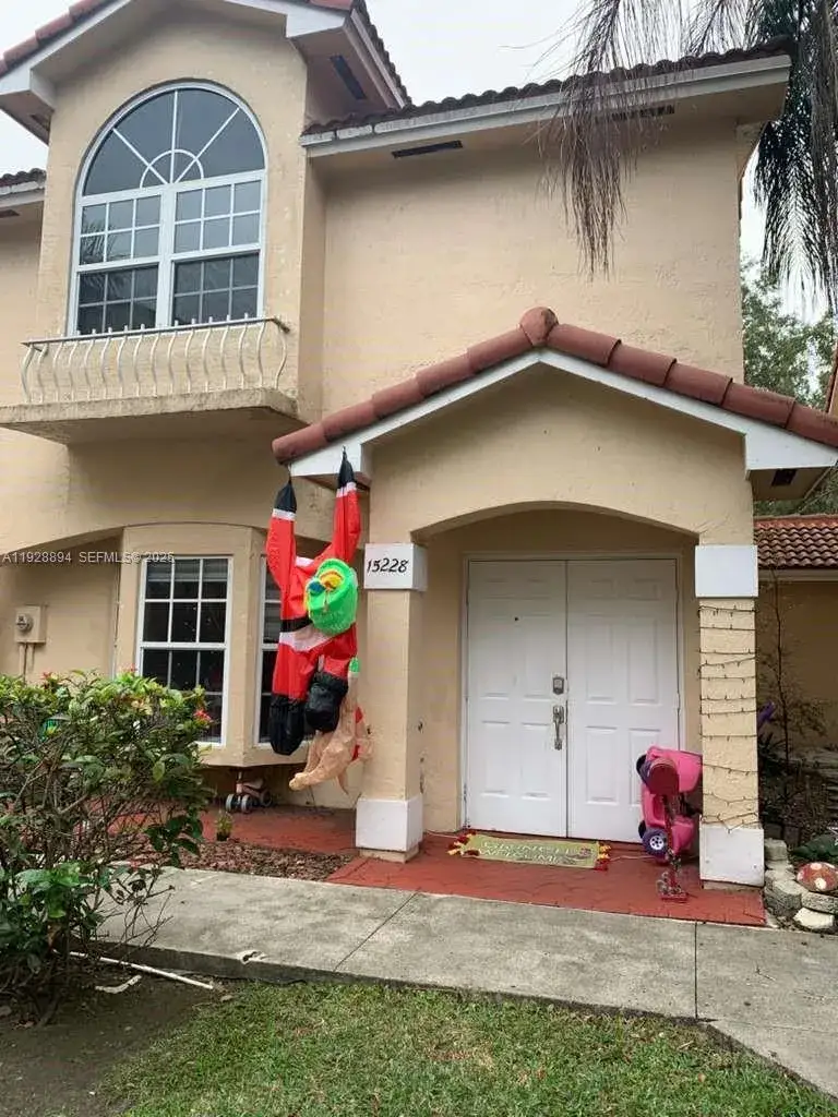 3 bedroom 2 bath Residential for sale at 15228 SW 111th St, Miami FL 33196