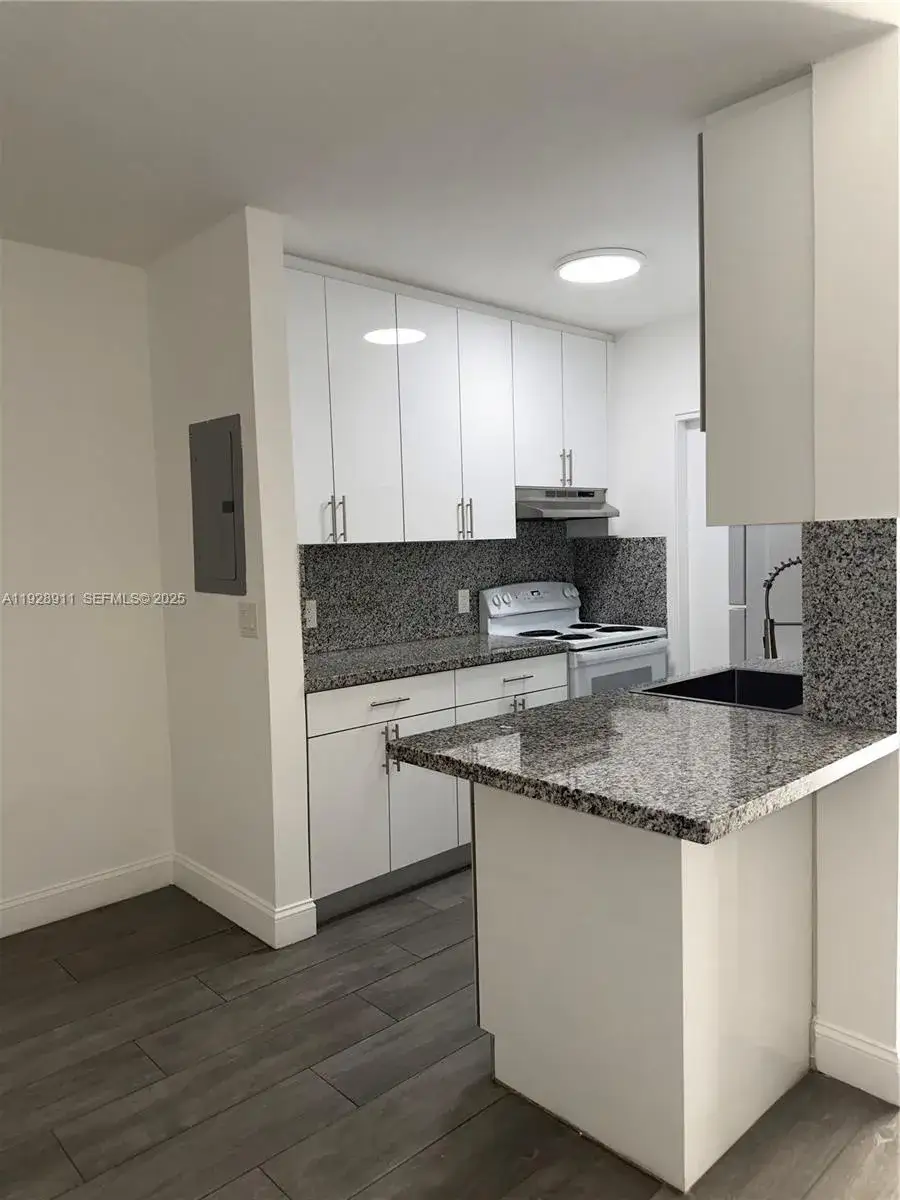 1 bedroom 1 bath Residential Lease for rent at 1895 Venice Park Dr # A12, Miami FL 33181