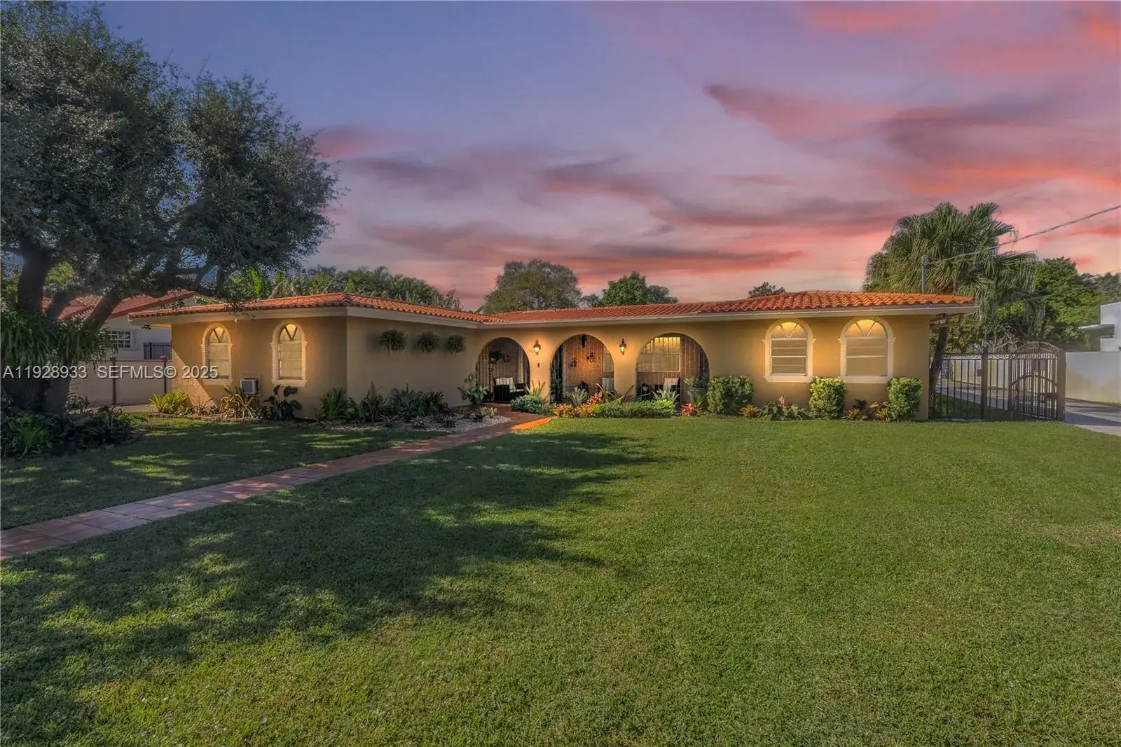 5 bedroom 3 bath Residential for sale at 50 SW 130th Ave, Miami FL 33184