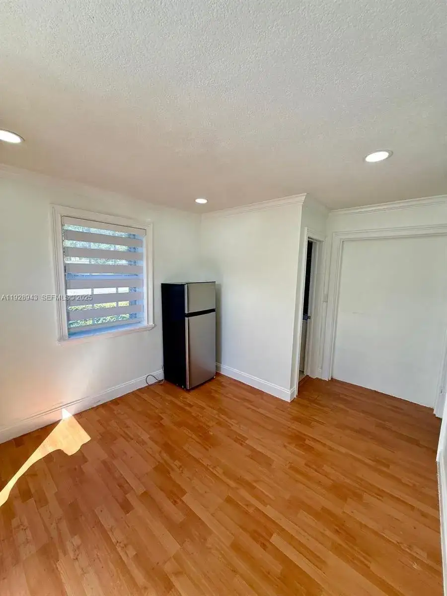 1 bedroom 1 bath Residential Lease for rent at 5001 SW 113th Ct # A, Miami FL 33165