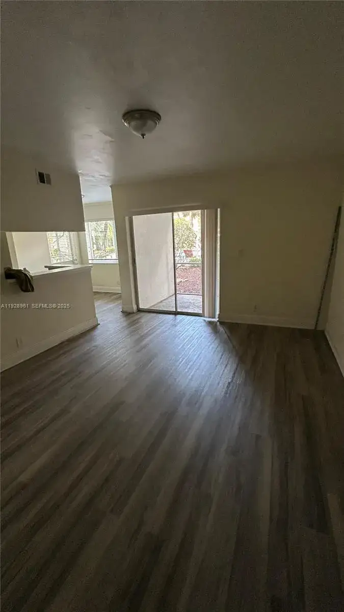 1 bedroom 1 bath Residential Lease for rent at 5686 Rock Island Rd # 107, Tamarac FL 33319