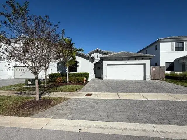 5 bedroom 3 bath Residential for sale at 13361 SW 284th Ter, Homestead FL 33033