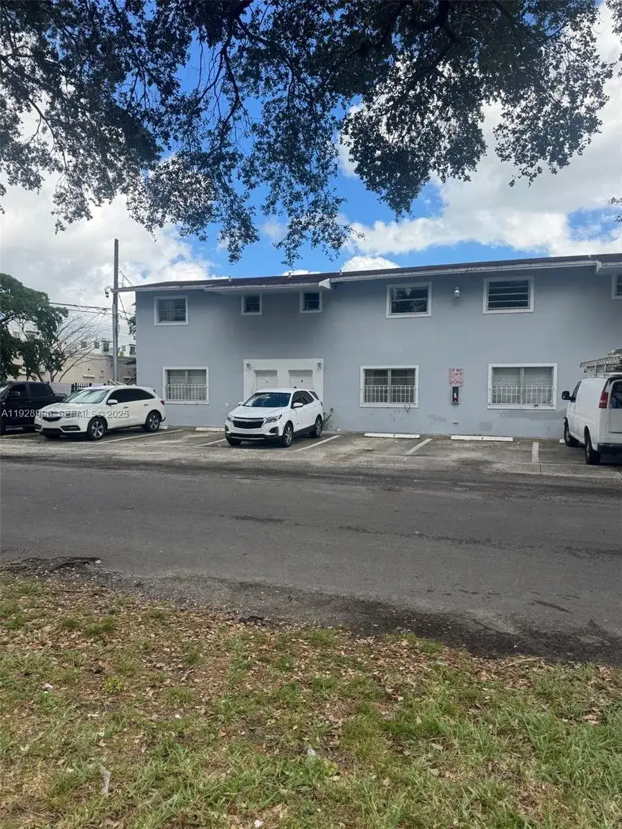 Residential Income for sale at 3821 SW 13th Ct, Fort Lauderdale FL 33312