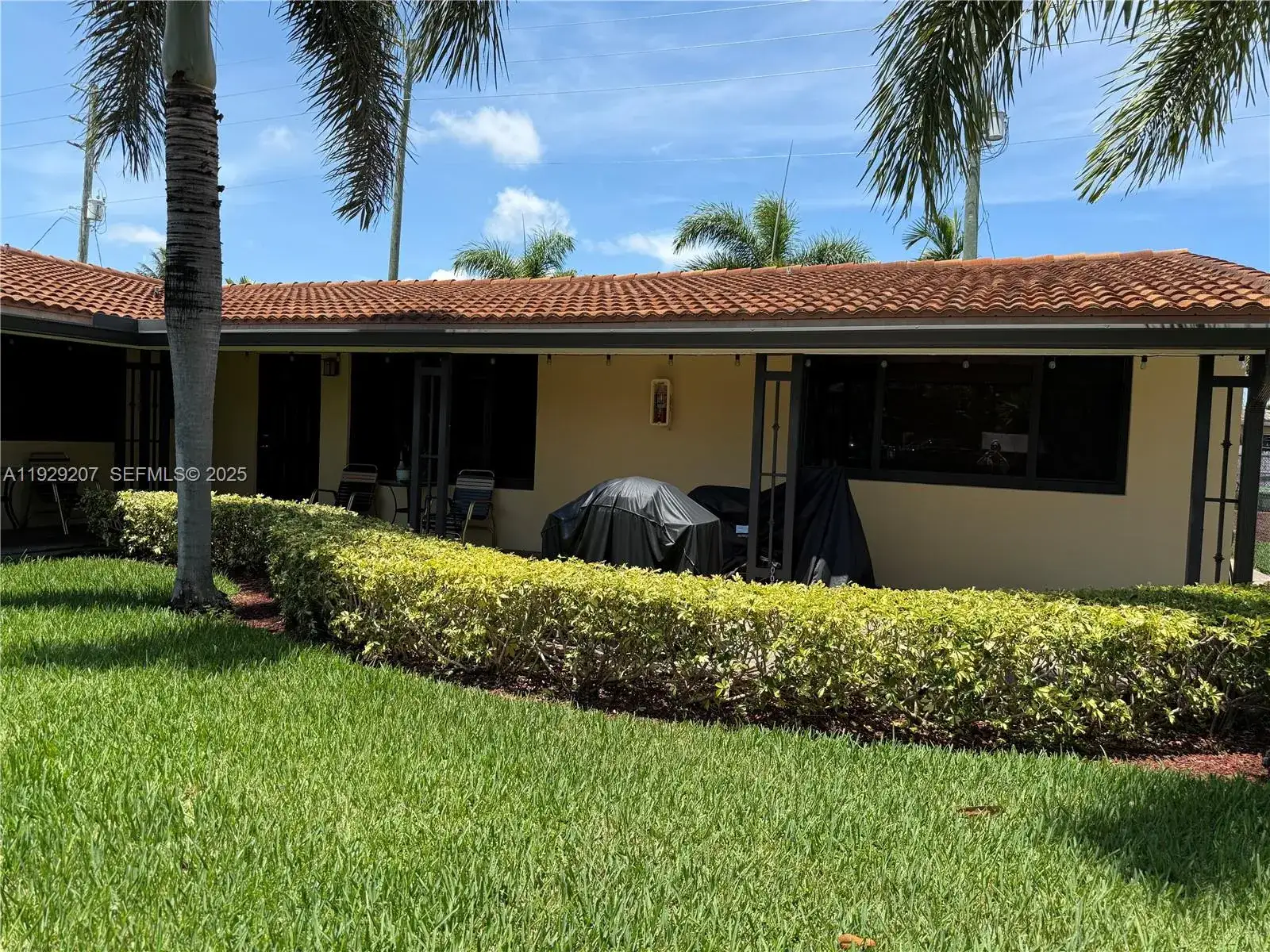 2 bedroom 2 bath Residential Lease for rent at 811 NE 10th St # 5, Hallandale Beach FL 33009