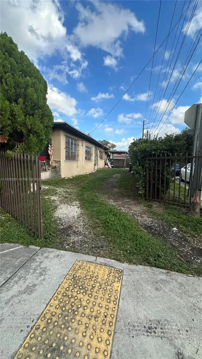 2 bedroom 1 bath Residential for sale at 503 NW 43rd Pl, Miami FL 33126