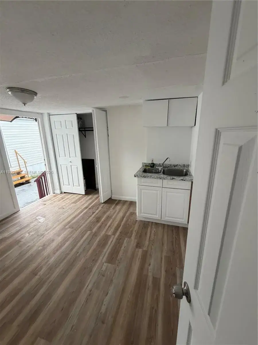 1 bath Residential Lease for rent at 2980 NW 79th St # B, Miami FL 33147