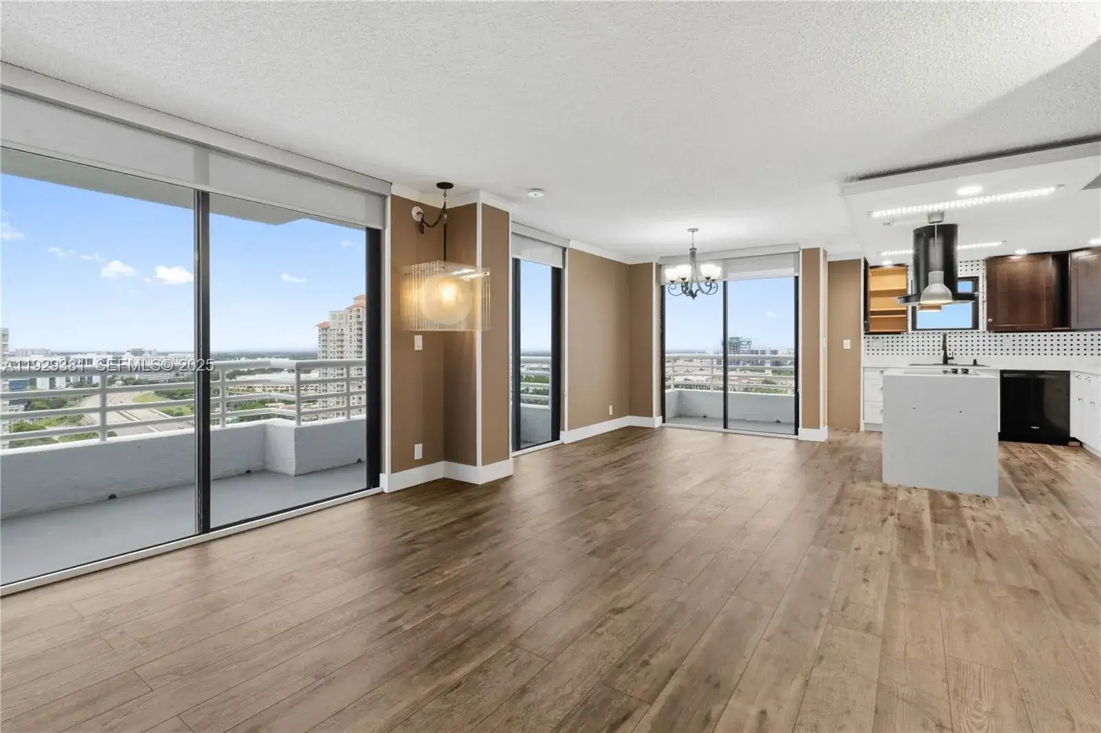 2 bedroom 2 bath Residential for sale at 3300 NE 192nd St, Aventura FL 33180